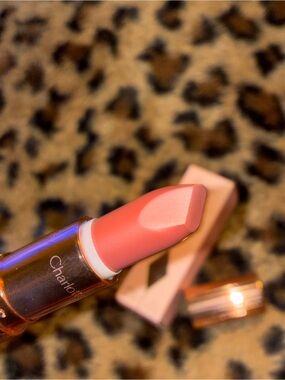NIB Charlotte Tilbury Pillow Talk Medium Matte Revolution Lipstick